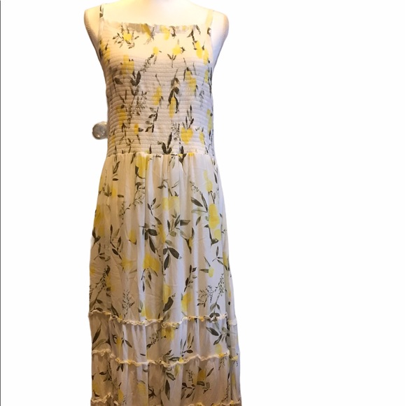 torrid Dresses & Skirts - Torrid White maxi dress with lemons. Size 2